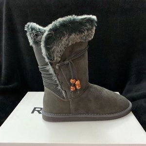 NIB  RENEEZE  Style: Rosy-10  Cute Grey Boot Size 8